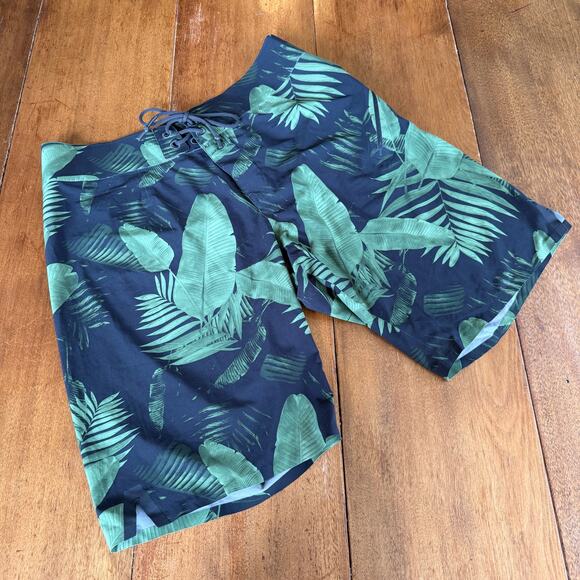 Lululemon Sz 34 Current State Board Short Swim Trunk Unlined Green Leaf Tropical - Picture 5 of 13